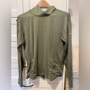 Women’s Size Small Green Columbia top